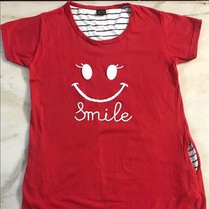 Red T-shirt with pockets